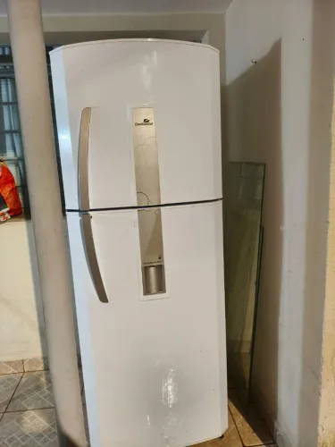 Vende-se geladeira 750