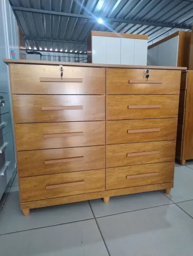 CÔMODA 10 GAVETAS.