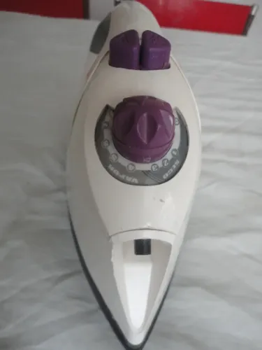 Ferro de passar Black&Decker 570