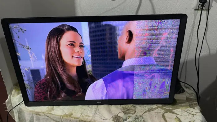 Tv LG 32 polegadas sem controle e problema na tela 