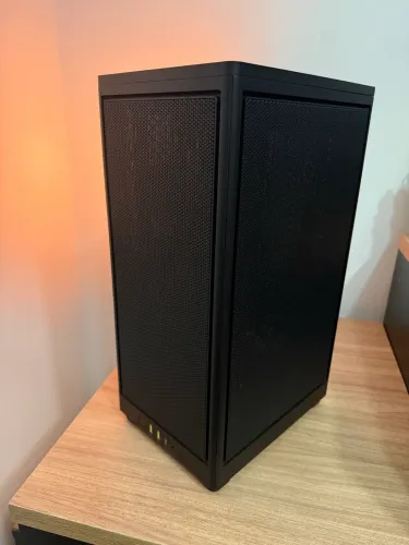 Gabinete corsair 2000D