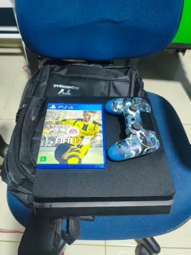 Ps4 com defeito+ controle. Não liga.