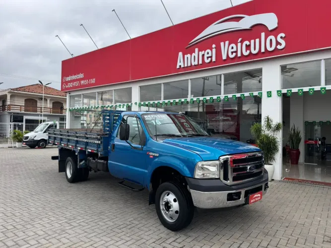 F4000 4X2 REPASSE COM CARROCERIA AZUL 2015/2015