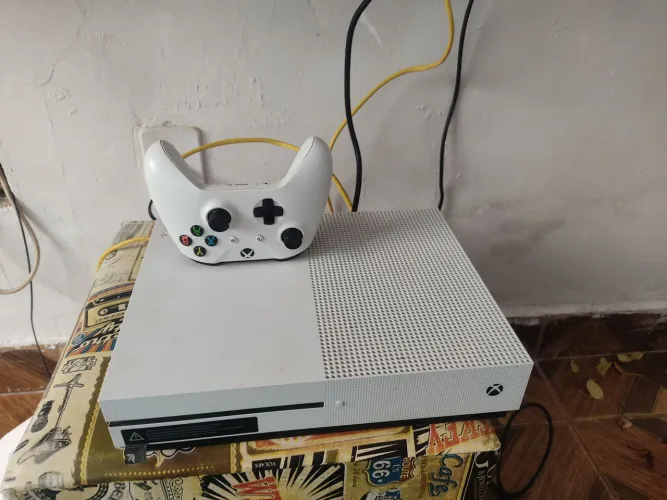 Xbox one s com 120 jogos parcelo até 24 x