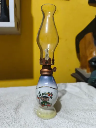 Lampião de louça infantil anos 70 perfeito 