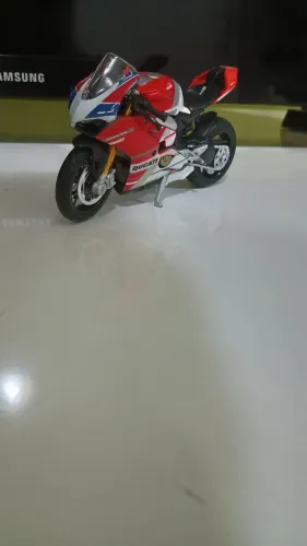 Miniatura Ducati panigale moto esportiva Maisto