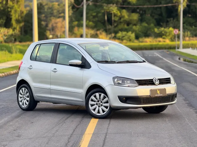 Volkswagen Fox 1.6 MI Total Flex 8V 5P 2013