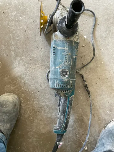 Esmerilhadeira/lixadeira piso/ politriz makita 2200w 