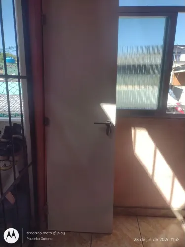 Porta de madeira com fechadura!!!