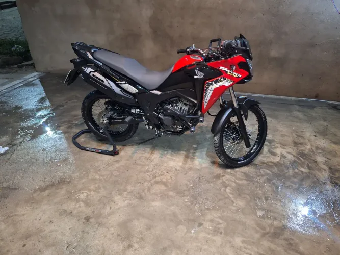 Honda Sahara 300 2025 