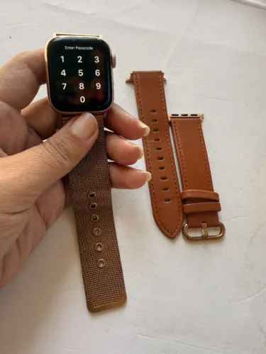 Apple Watch Série 4 + Pulseira Extra - Ótimo Estado / Funcional