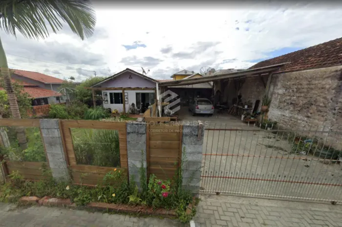 Terreno para Venda em Penha, Centro
