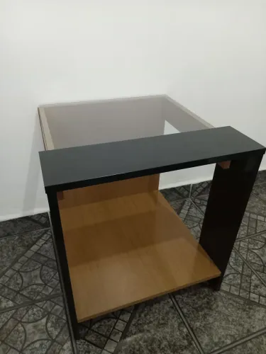 Mesinha de canto tampo de vidro