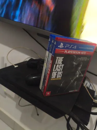 Ps4 slim tudo original nunca foi aberto ou mexido ?