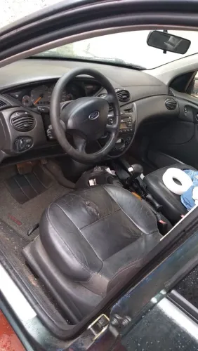 Ford Focus Ghia Sed. 2.0 16v/ 2.0 16V Flex 4P 2004