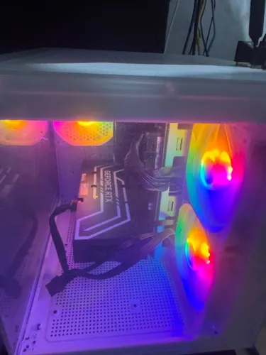 PC Gamer RTX 4060 Ryzen 7 5700X - Excelente Estado
