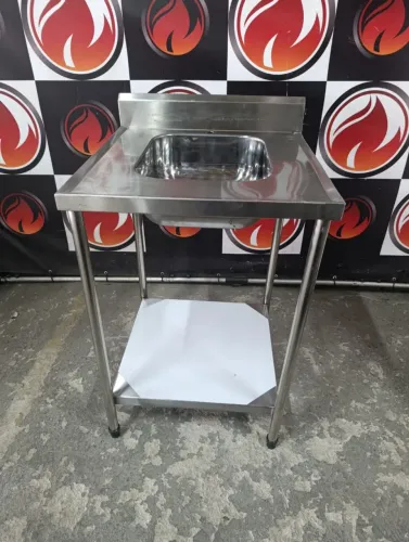 Tanque cuba pequena de inox no estado de novo <br>Medidas 60x60x90