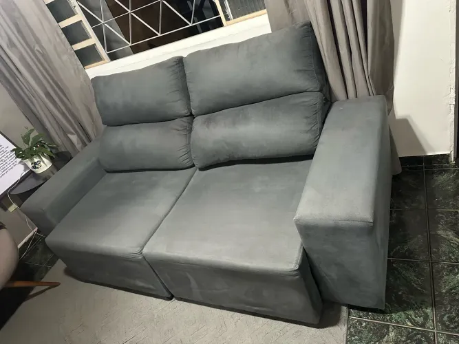 Sofa cinza escuro