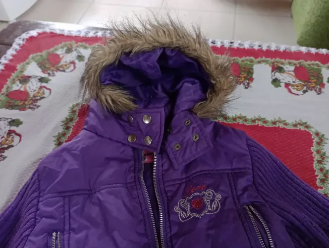 Blusa de frio com capuz infantil