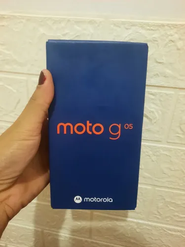 Celular novo moto g05