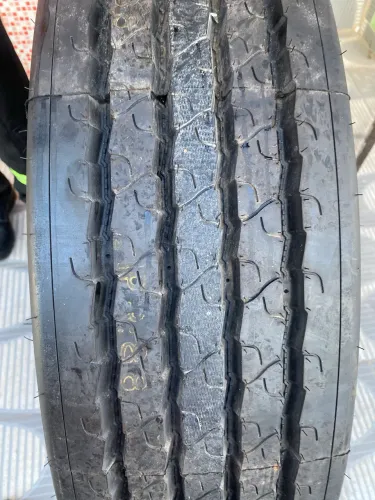 Pneu 275/80/22.5 NOVO
