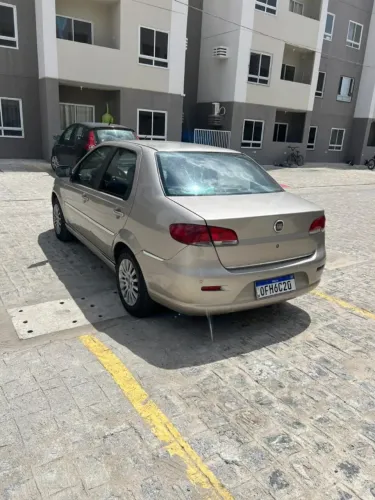 Fiat Siena Essence Dualogic 1.6 Flex 16V 4P 2012