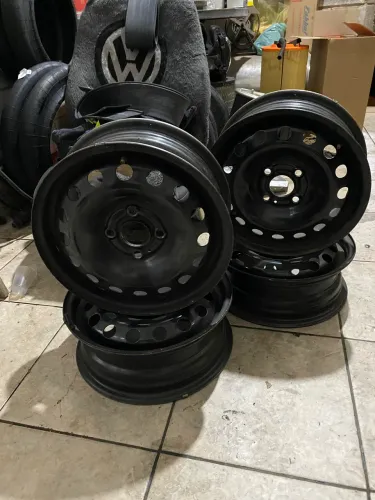 Vendo ou troco roda aro 14 por aro 15 