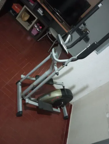 Aparelho de ginástica estilo caminhada