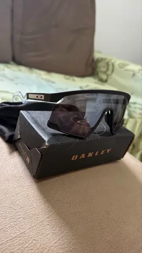 VENDO ÓCULOS DA OAKLEY MODELO BXTR ORIGINAL - NOVO E LACRADO .