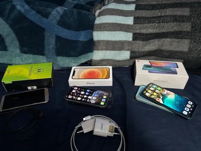 iPhone 12 , Xiaomi Redmi note 9, Moto g6 play