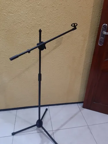 Tri pé para microfone