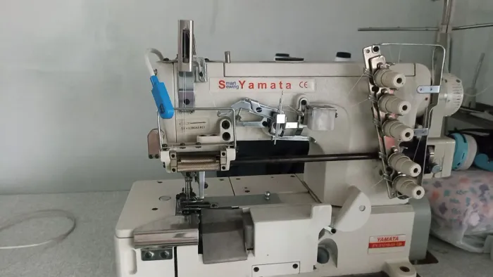 Vendo está máquina industrial própria pra produção de peças íntimas