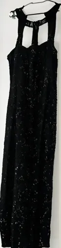 Vestido De Festa Bordado Em Canutilhos Preto