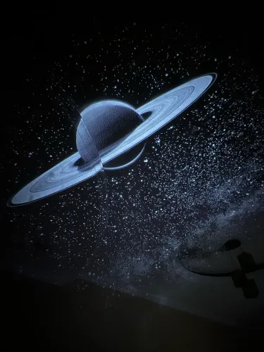 Projetor De Luz Noturna Estrelada 3 Filmes Galaxia Lua Cheia Saturno Decoração