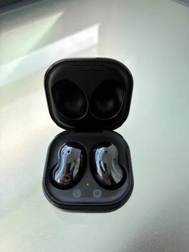 Fone Samsung Galaxy Buds Live em ótimo estado