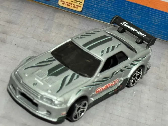 Nissan Skyline GT-R R32 Snap On Custom Hot Wheels