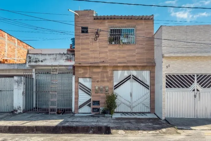 Casa com 3 quartos+ 2 kitnets no bairro Jardim das Árvores, Santo Antônio de Jesus - BA