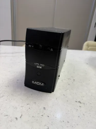 Nobreak MCM 700VA UPS One 3.1 Trivolt - 4 Tomadas (Excelente Estado)