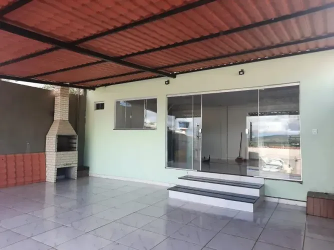 casa com churras a venda!