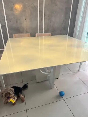 Mesa de jantar quadrada 