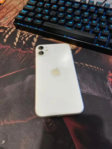 Oportunidade iPhone 11 Branco 64 gb sem marcas de uso (muito conservado)