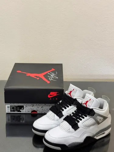 Air Jordan 4 White cement