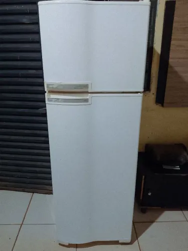 Vendo geladeira funcionando perfeitamente