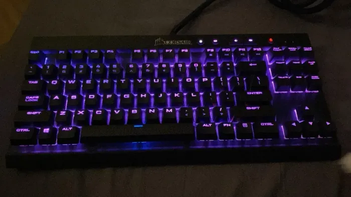 Teclado Corsair K65 RGB RAPIDFIRE