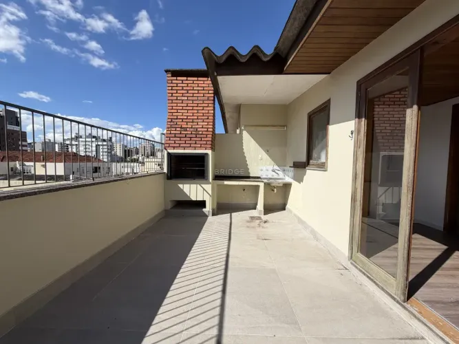 Duplex para venda tem 148 metros quadrados com 2 quartos em Bela Vista - Porto Alegre - RS