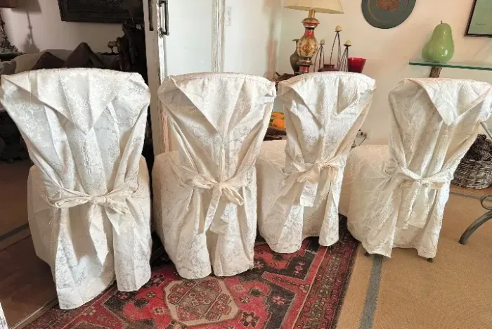 Conjunto com 8 Capas para Cadeiras em Jacquard Off White - Elegantes