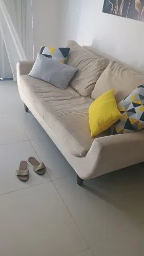 Vendo sofá de 03 lugares