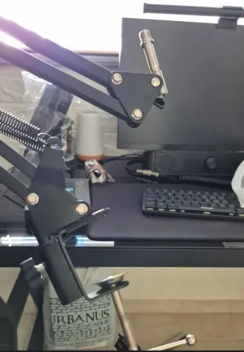 Braço articulado para microfone
