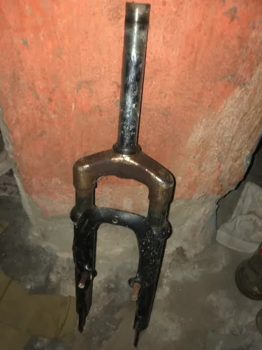 Vendo amortecedores um de aro 29 e outro e aro 24 semi novo