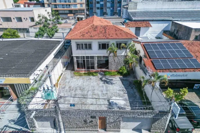 Casa Comercial 390m² | 2 Pavimentos | 10 Vagas Próprias | Centro de Vila Velha - ES